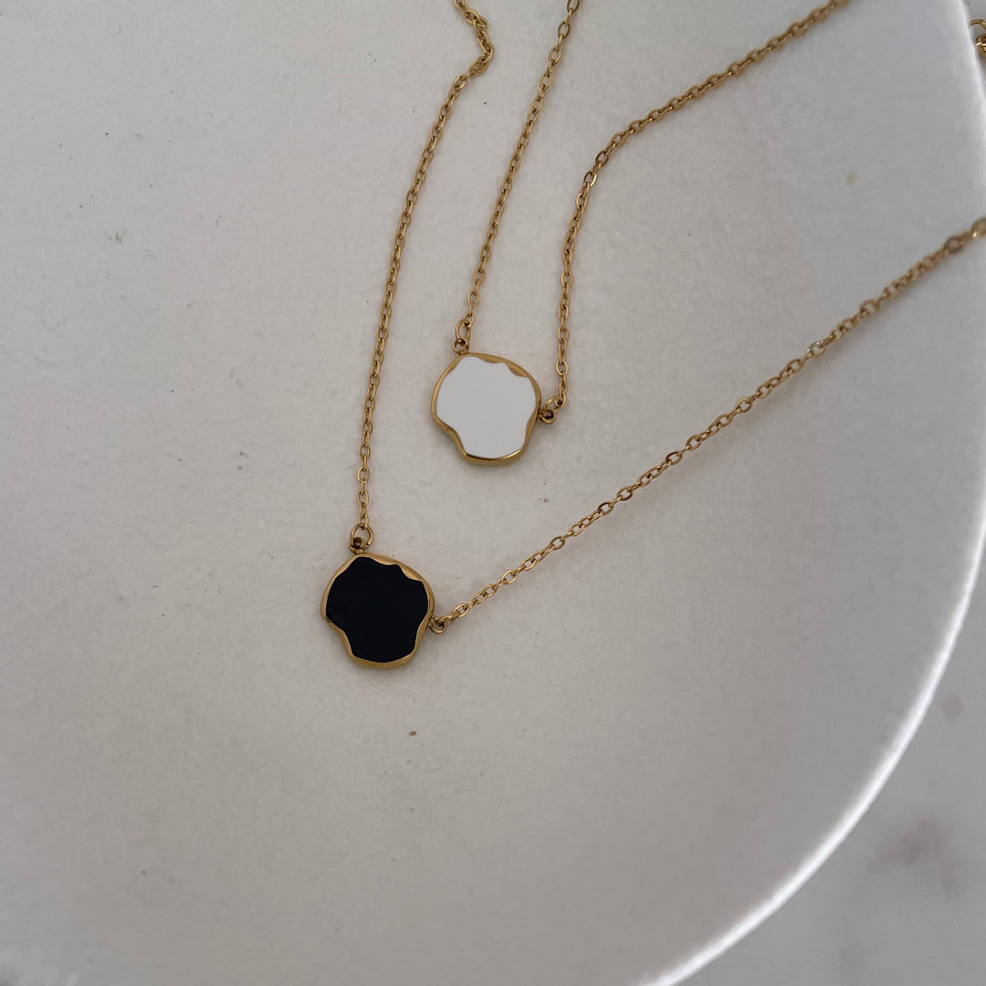 Rosa pendant necklace