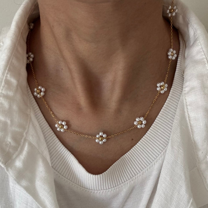 Daisy Necklace