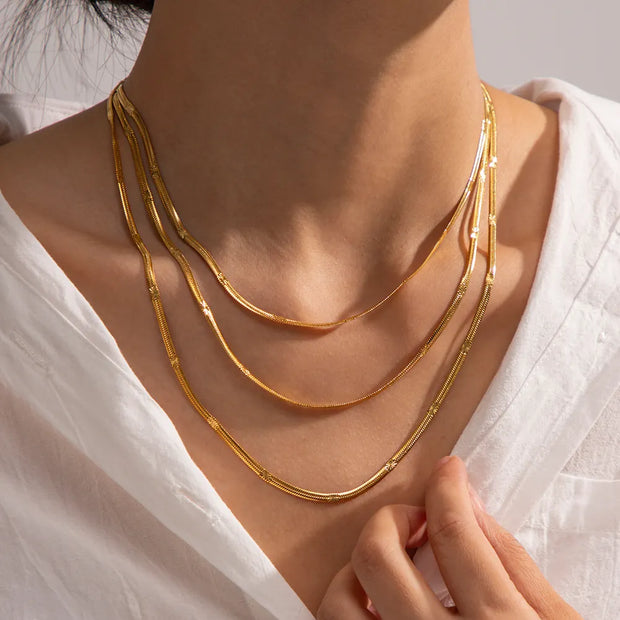 Herringbone necklace with design