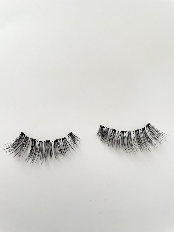 Wispy Magnetic Eyelashes